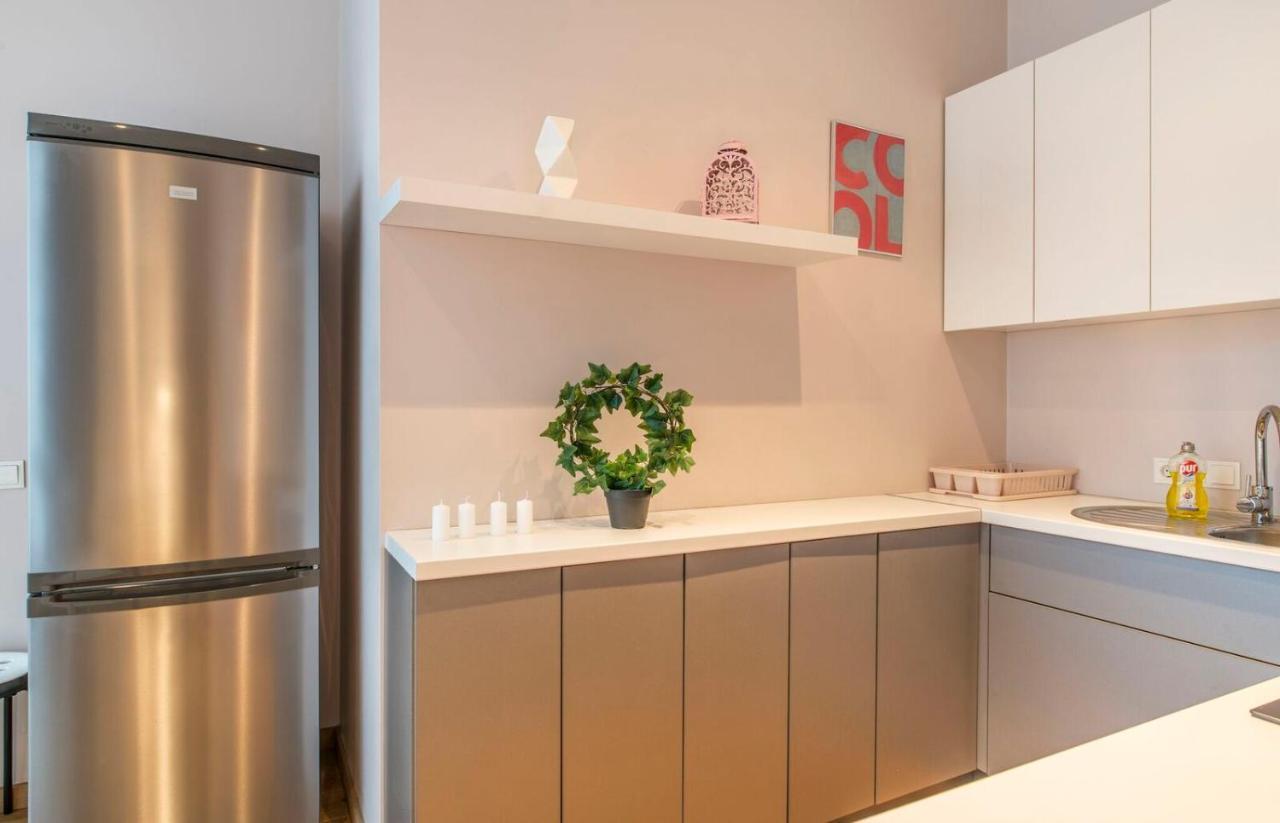 Central 2-Level Penthouse With Terrace And Free Parking Riga Exterior photo