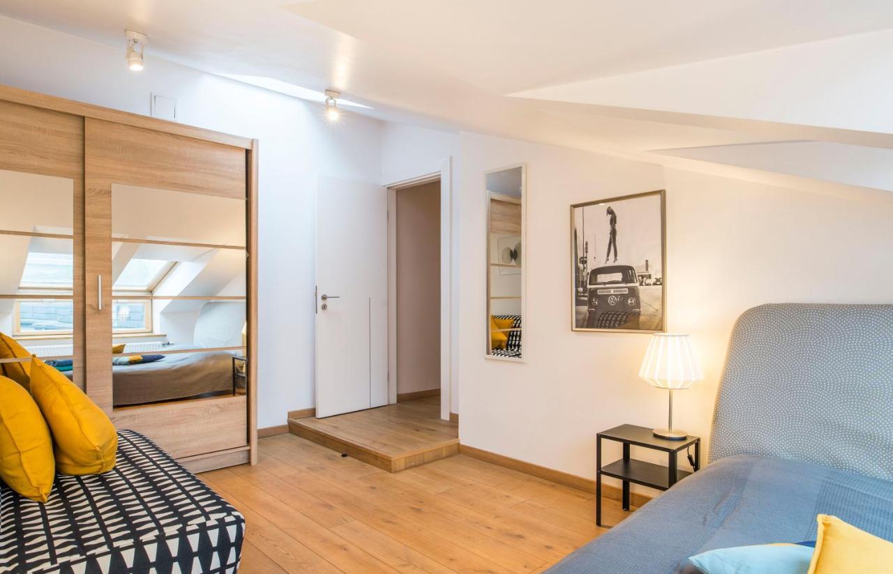 Central 2-Level Penthouse With Terrace And Free Parking Riga Exterior photo