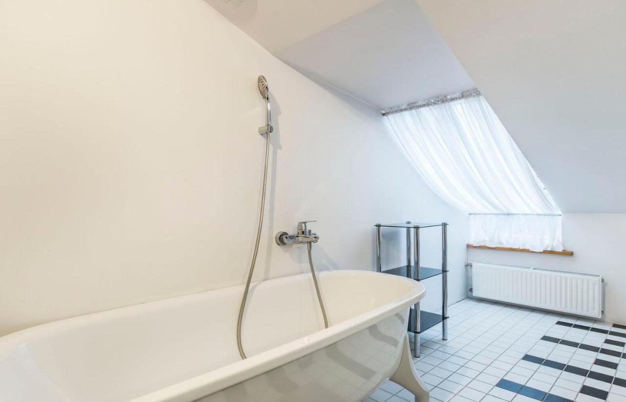 Central 2-Level Penthouse With Terrace And Free Parking Riga Exterior photo