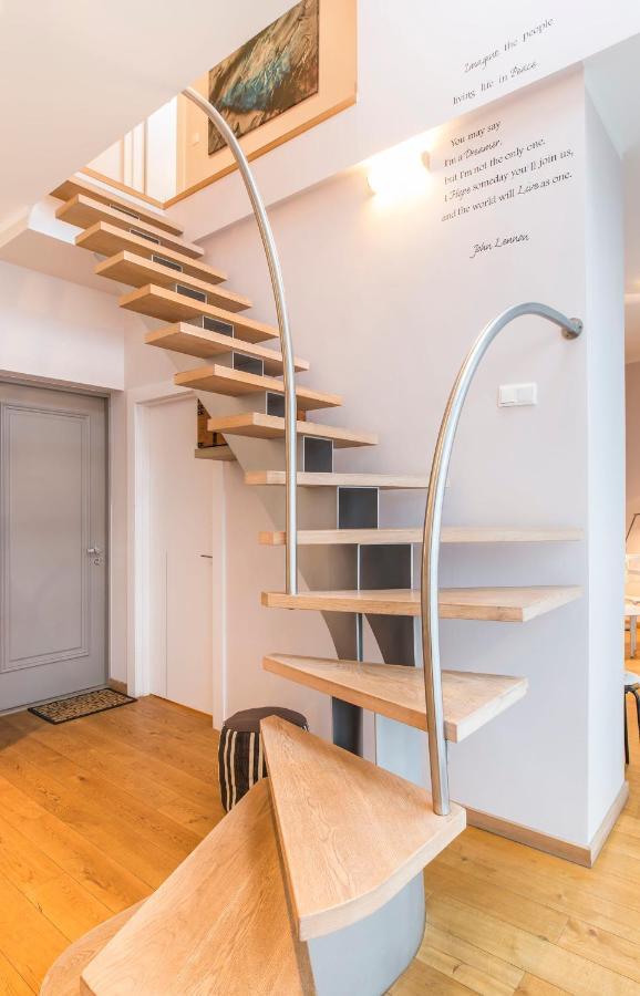 Central 2-Level Penthouse With Terrace And Free Parking Riga Exterior photo