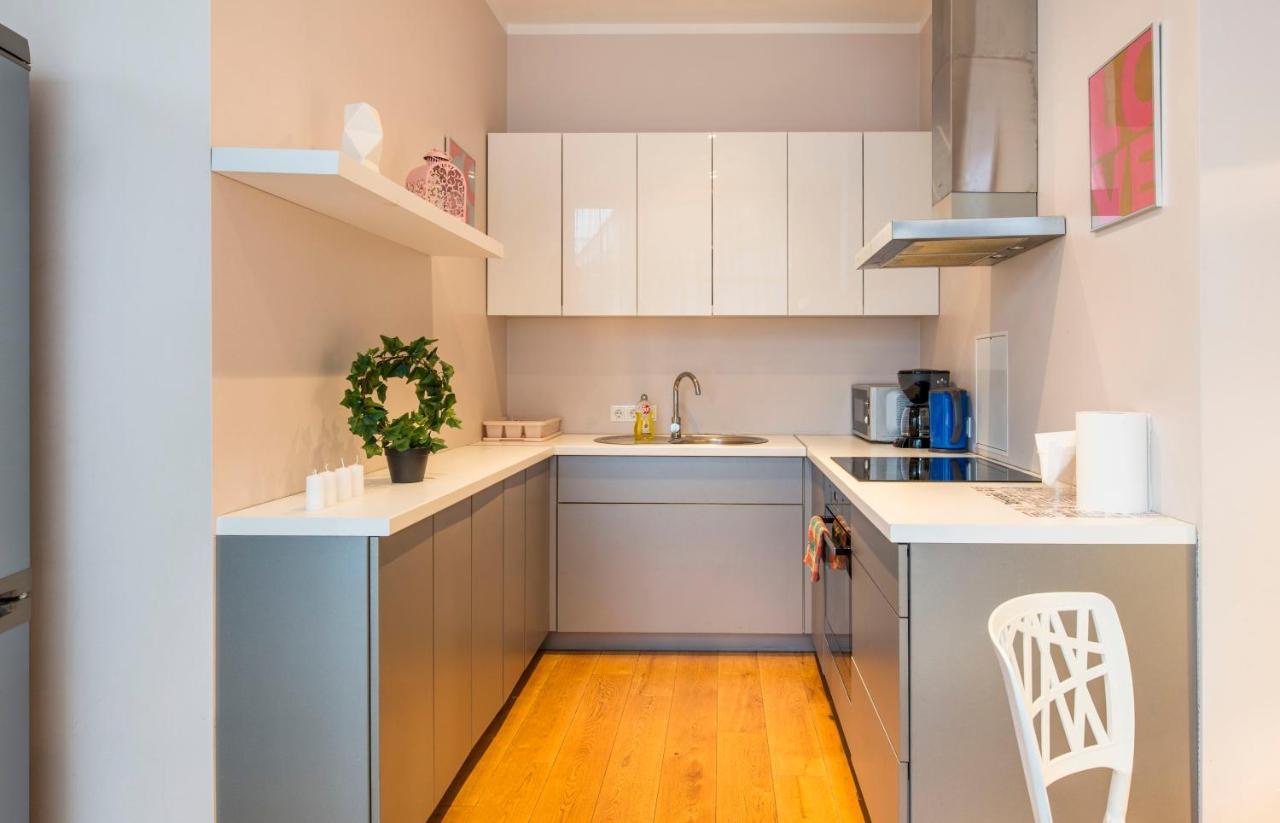 Central 2-Level Penthouse With Terrace And Free Parking Riga Exterior photo
