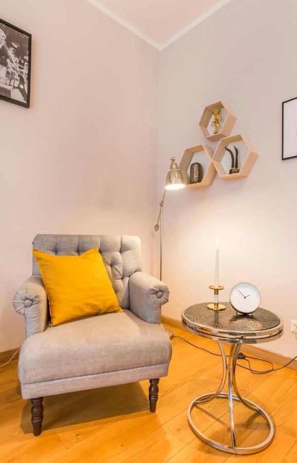 Central 2-Level Penthouse With Terrace And Free Parking Riga Exterior photo