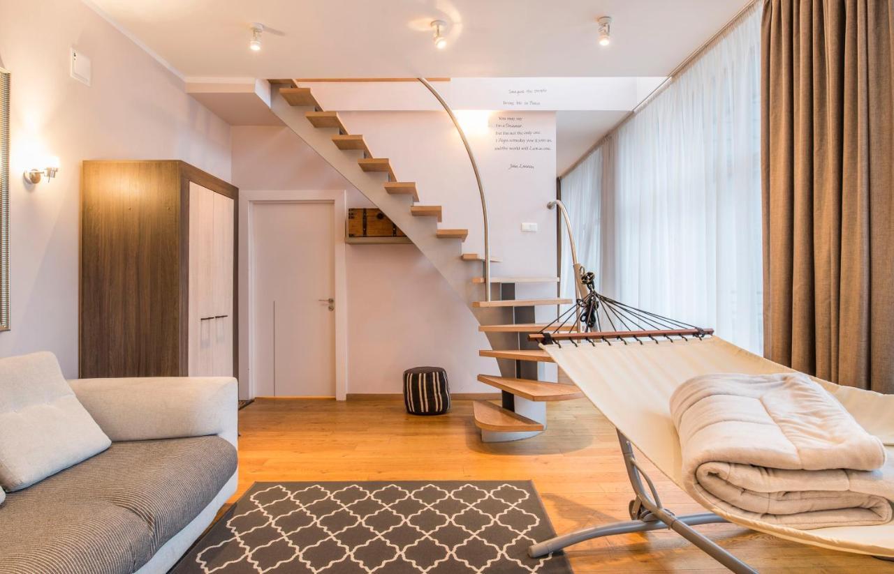 Central 2-Level Penthouse With Terrace And Free Parking Riga Exterior photo