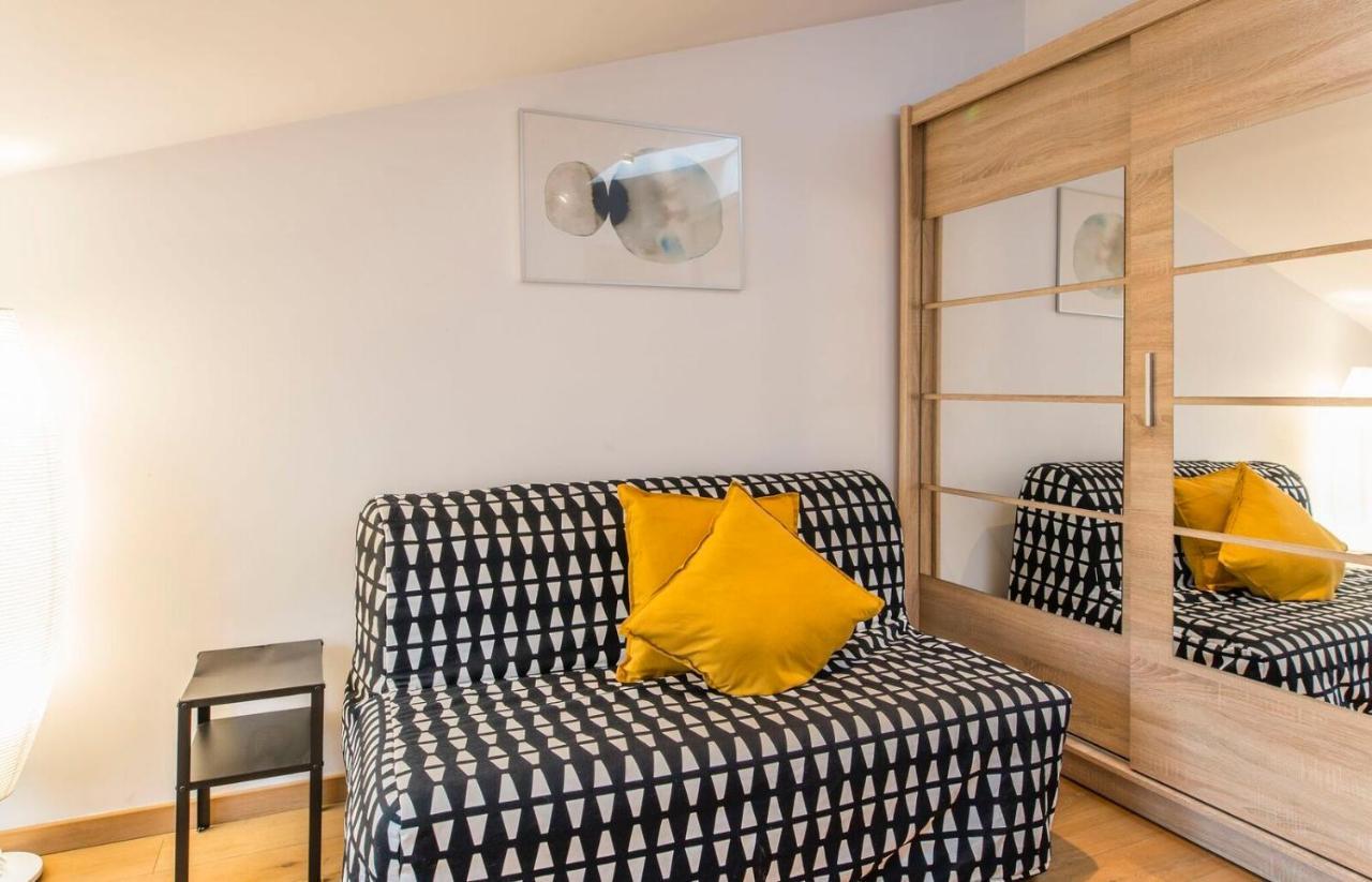Central 2-Level Penthouse With Terrace And Free Parking Riga Exterior photo